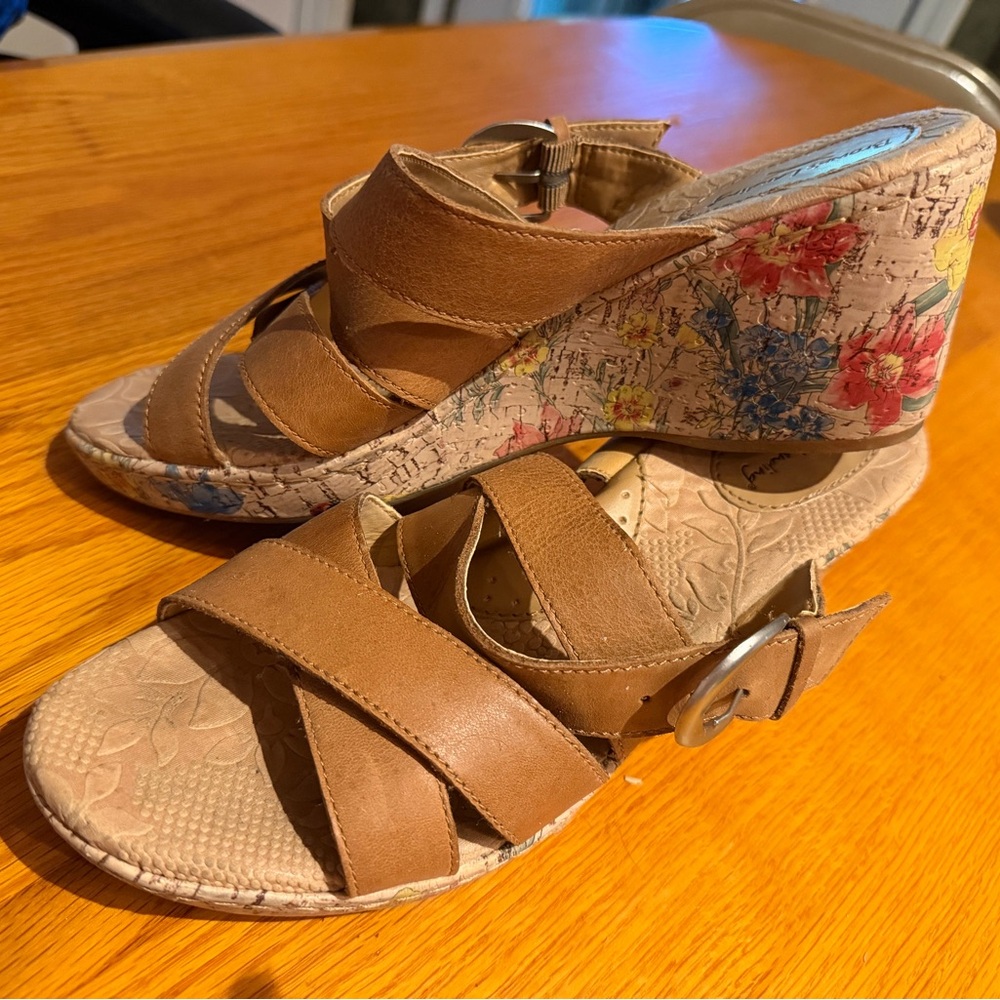 Women’s Tan Wedge Sandals with Floral Wedge
